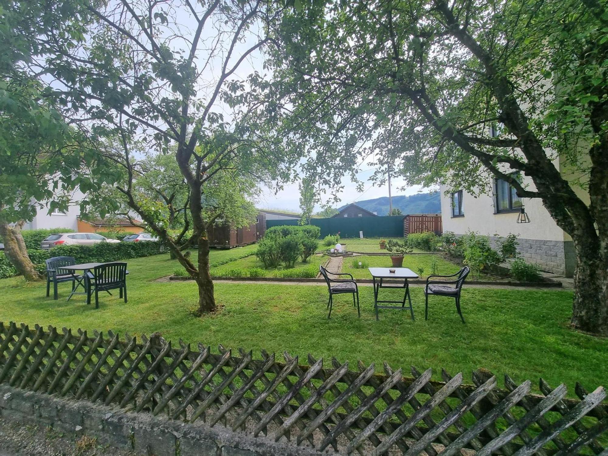 Pension Donaublick Grein 1 , Spitzfeldstr 1 ภายนอก รูปภาพ