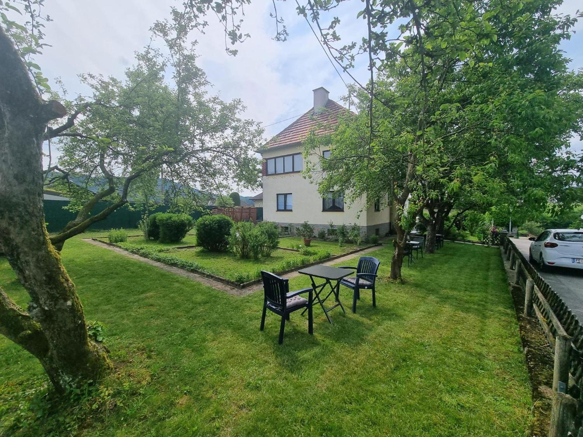 Pension Donaublick Grein 1 , Spitzfeldstr 1 ภายนอก รูปภาพ